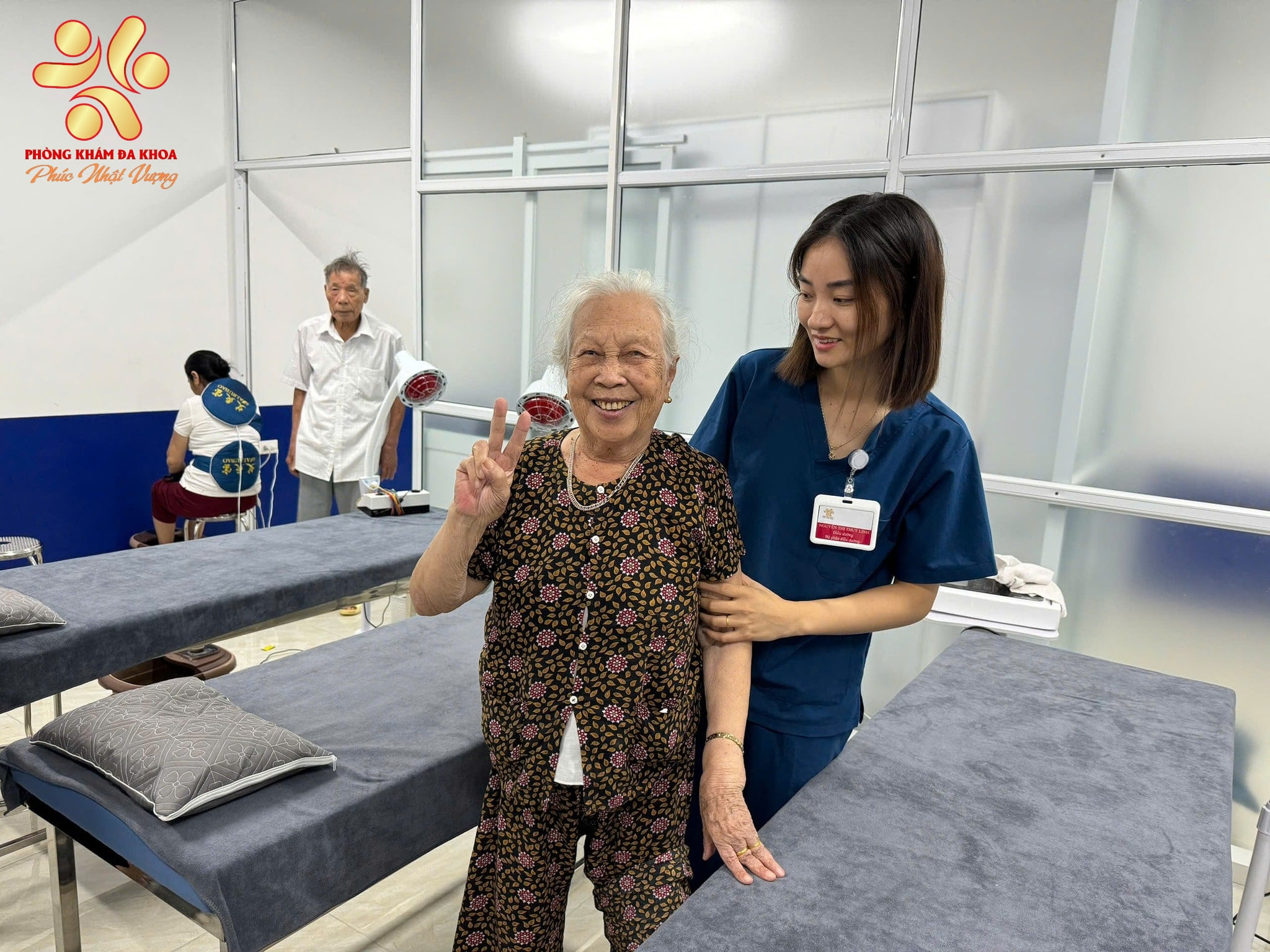 Điều dưỡng chăm sóc bệnh nhân